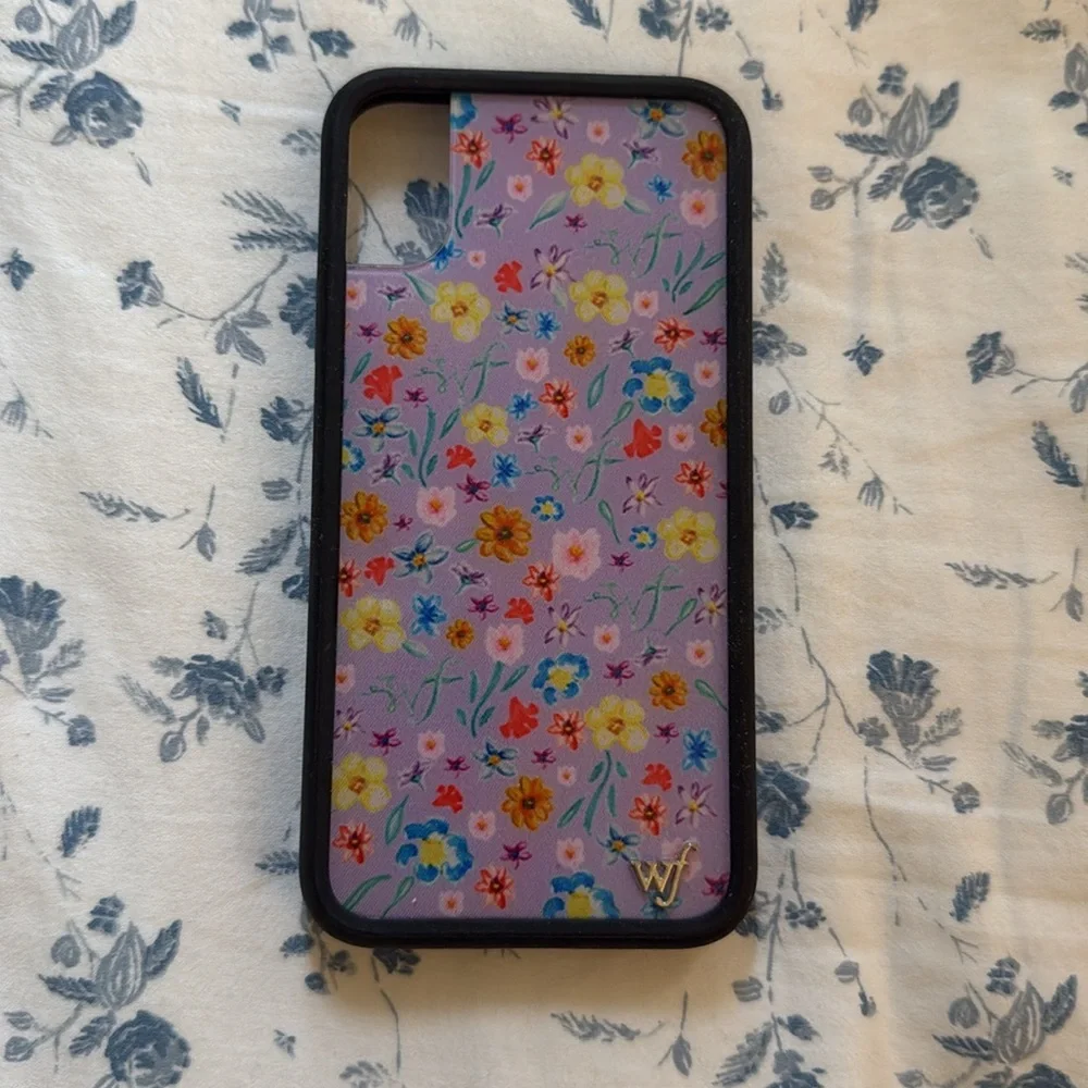 EUC Bundle of Wildflower iPhone X/XS Cases - Bandana, Floral, Heart